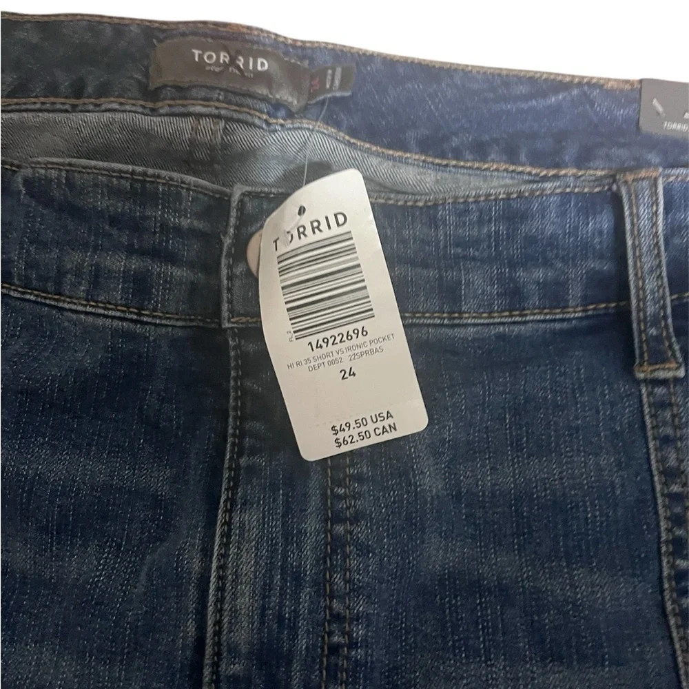 NWT Torrid Blue Jean Shorts Hi Ri 35 size 24